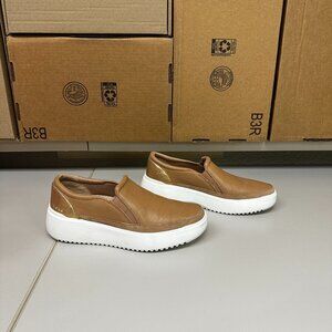 Vionic Kearny loafer - beige/gold - size 6.5 wide